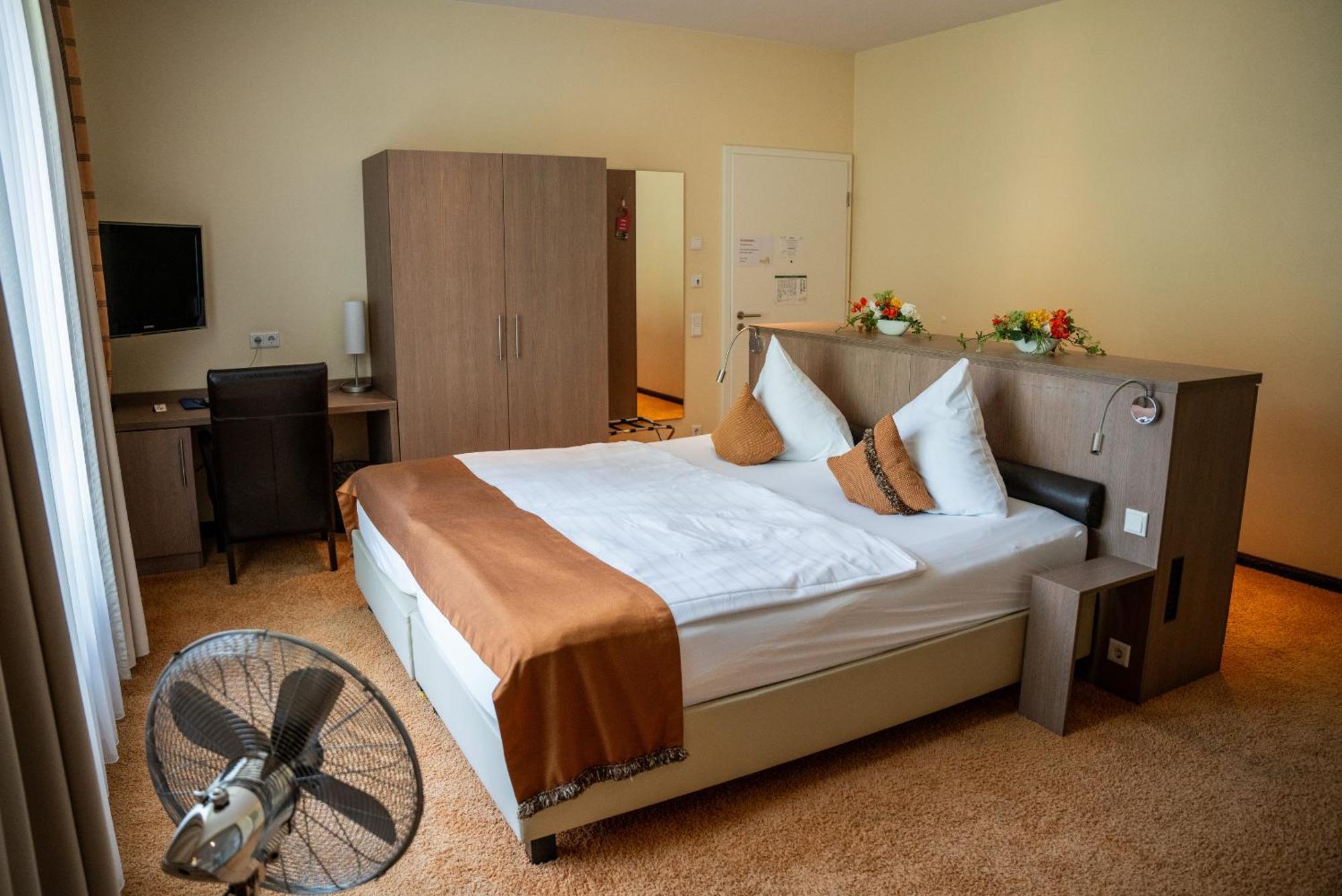 Am Schlosspark Hotel 2*