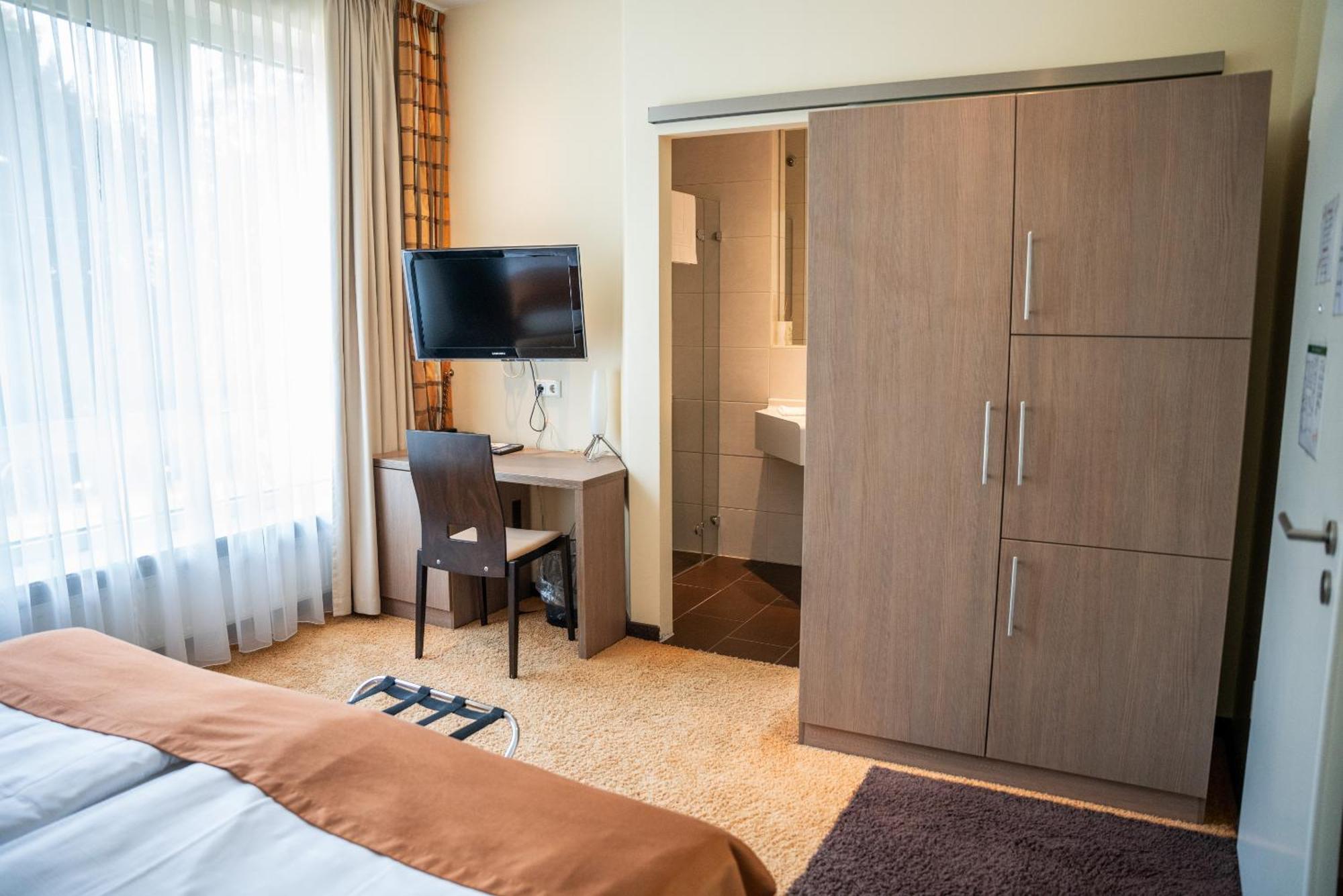 Am Schlosspark Hotel 2*